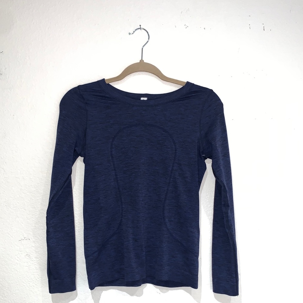 Lululemon top